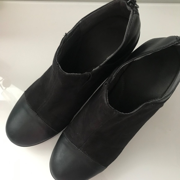 Black heeled boots - Picture 5 of 5